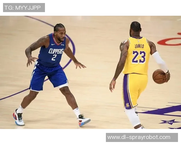 12年热火与湖人巅峰对决的传奇故事与篮球荣耀的交织 12年热火与湖人巅峰对决的传奇故事与篮球荣耀的交织