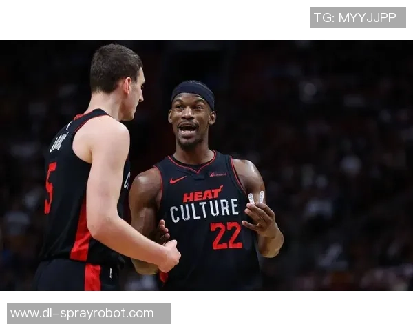 吉米巴特勒带领热火队奋勇争先展现领袖风范与团队精神 吉米巴特勒带领热火队奋勇争先展现领袖风范与团队精神